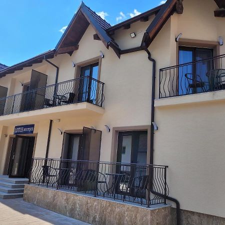 Lotus Boutique Hotel Дева Екстериор снимка