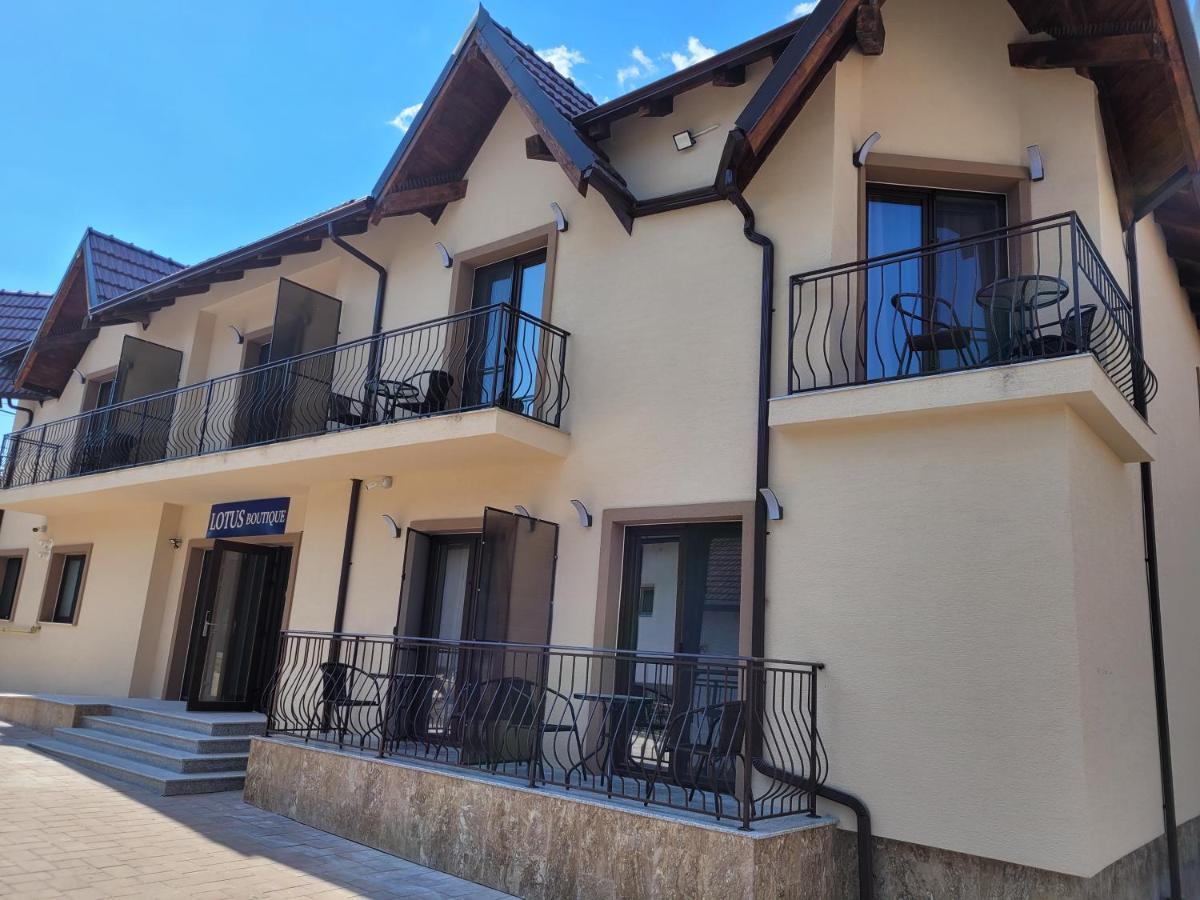 Lotus Boutique Hotel Дева Екстериор снимка