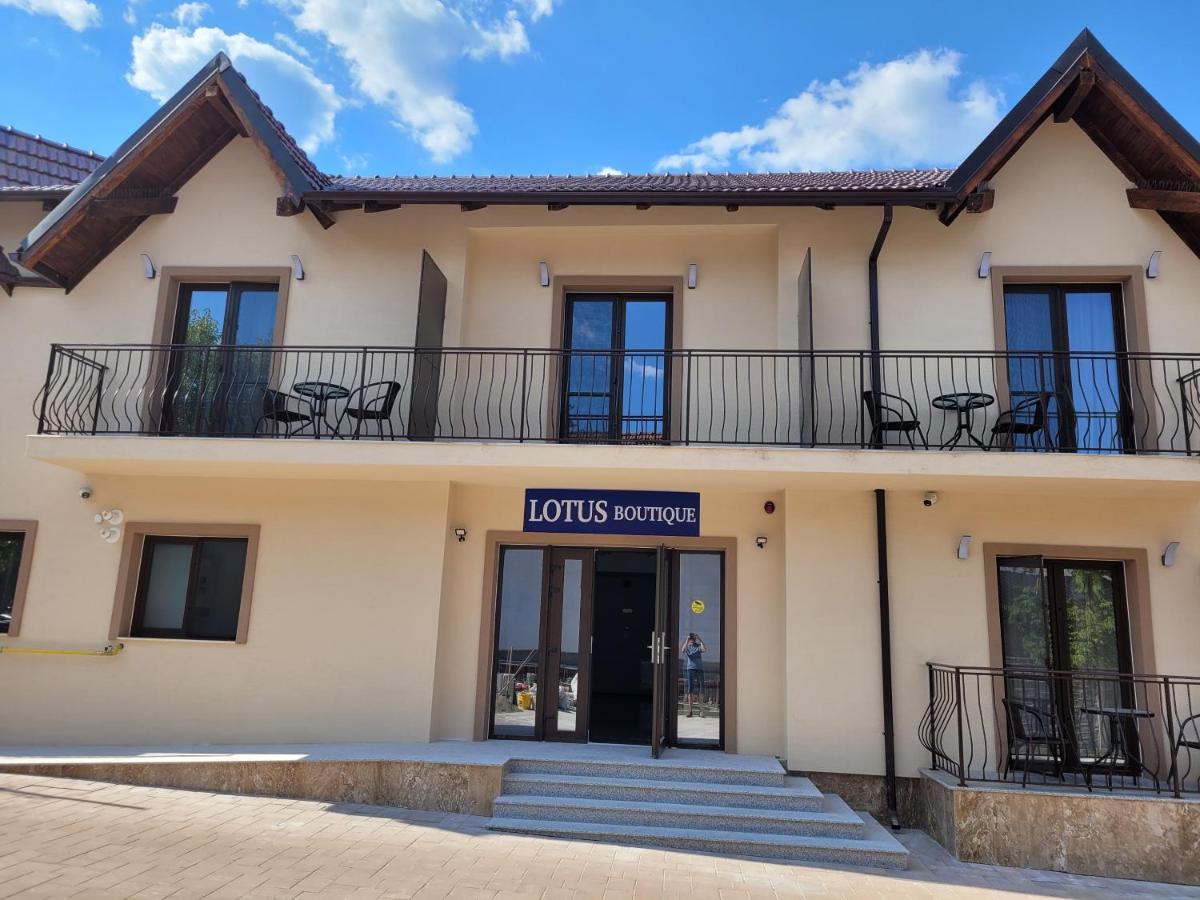 Lotus Boutique Hotel Дева Екстериор снимка