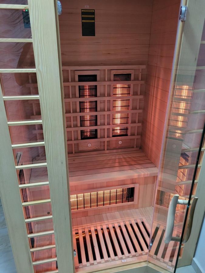 Lotus Boutique Hotel Дева Екстериор снимка