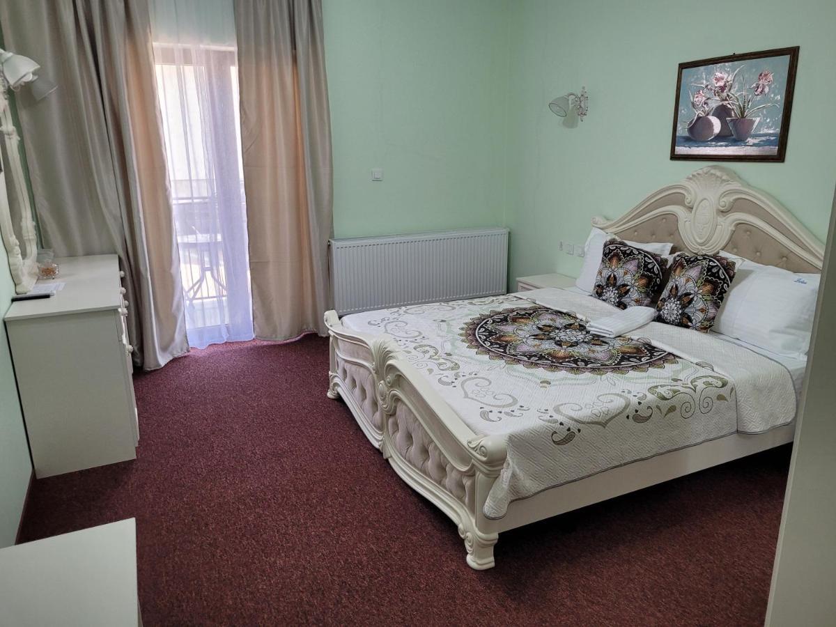 Lotus Boutique Hotel Дева Екстериор снимка