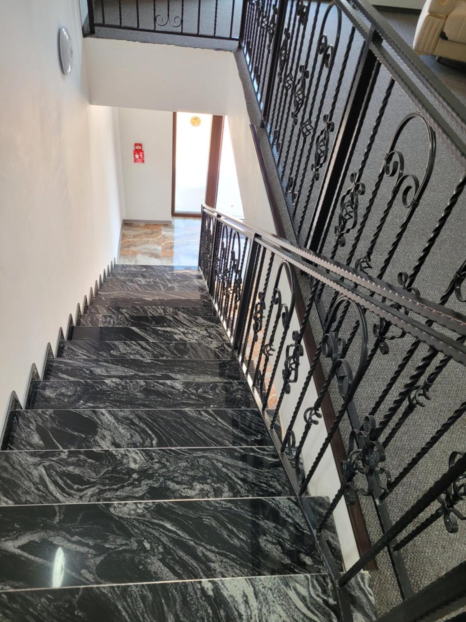 Lotus Boutique Hotel Дева Екстериор снимка