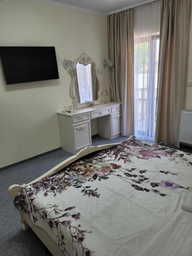 Lotus Boutique Hotel Дева Екстериор снимка